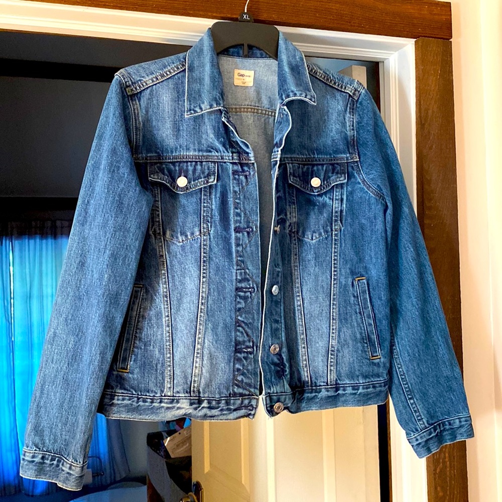 GAP Women’s Denim Jacket, size Large.
